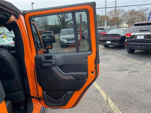 Used 2013 Jeep Wrangler Unlimited Sahara image 12