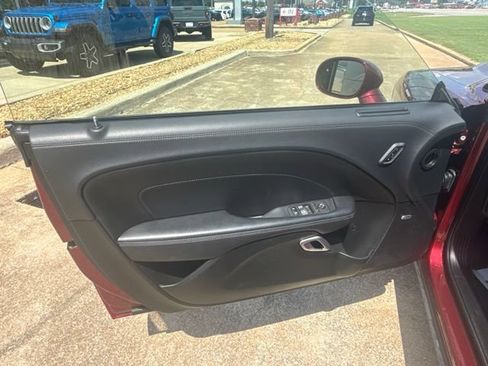 Used 2023 Dodge Challenger SXT w/ Plus Package RWD image 10