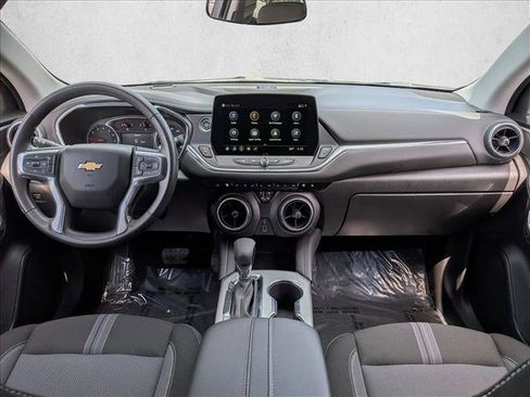 Used 2025 Chevrolet Blazer LT image 17