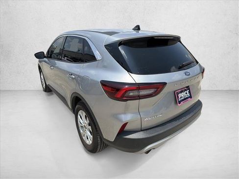 Used 2023 Ford Escape Active w/ Tech Pack #1 FWD image 3
