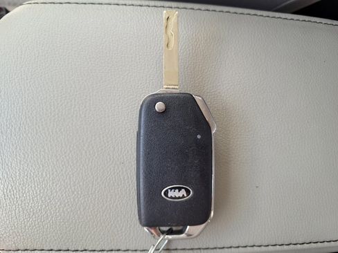 Used 2020 Kia Soul LX FWD image 32