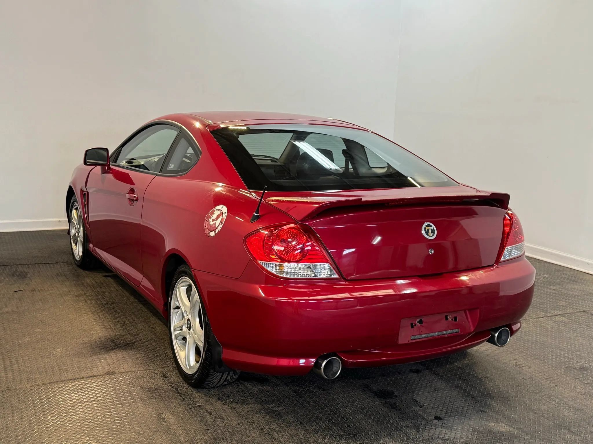 Used 2005 Hyundai Tiburon GT FWD image 6