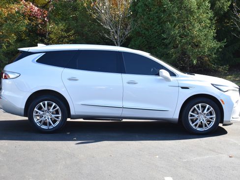 Used 2023 Buick Enclave Essence w/ Experience Buick Package image 37