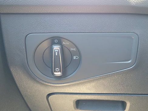 Used 2023 Volkswagen Tiguan SE FWD image 18