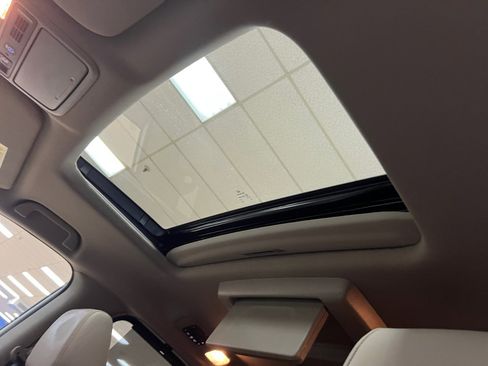 Used 2023 Honda Odyssey Touring image 21