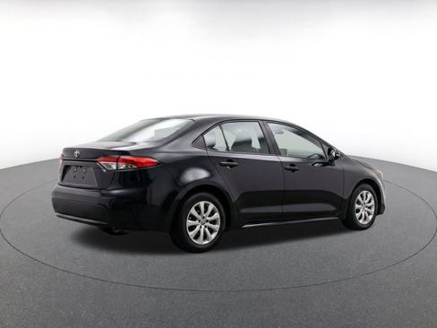 Used 2025 Toyota Corolla LE FWD image 9