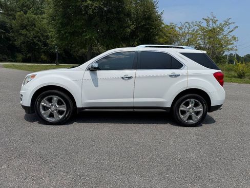 Used 2010 Chevrolet Equinox LTZ FWD image 3