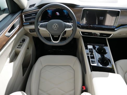 New 2026 Volkswagen Atlas SE image 9