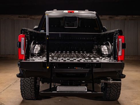 Used 2026 Ford F250 Platinum image 9