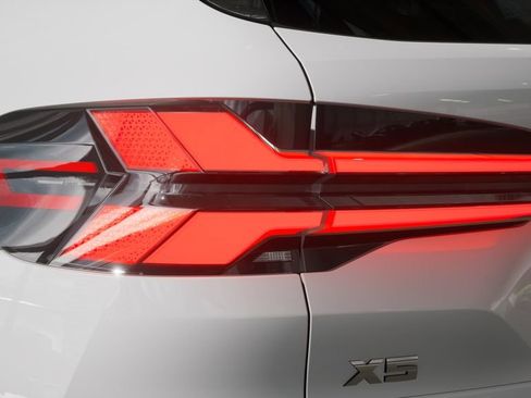 Used 2026 BMW X5 M60i image 35