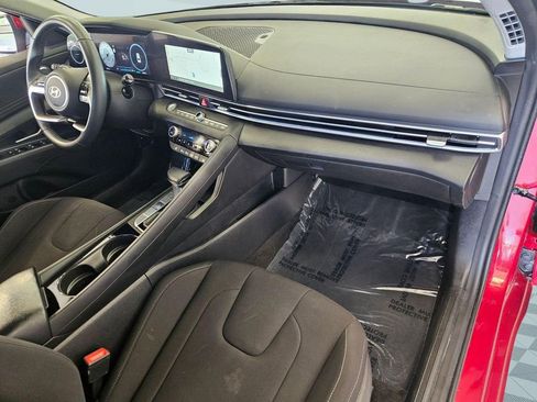 Certified 2024 Hyundai Elantra SEL w/ Convenience Package FWD image 30