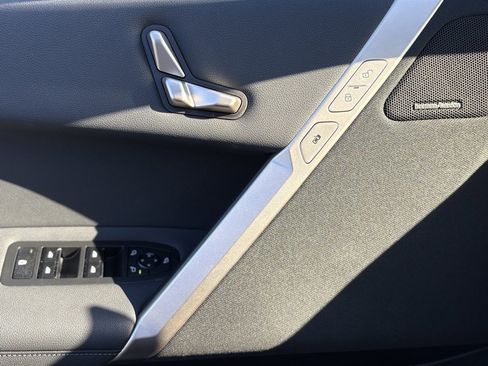 Used 2025 BMW iX xDrive50 w/ Sport Package image 17