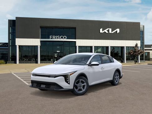 New 2025 Kia K4 LXS image 1