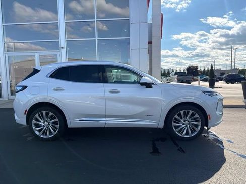 Used 2025 Buick Envision Avenir AWD/4WD image 9