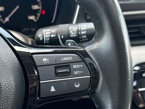 Certified 2023 Honda Pilot Touring image 27