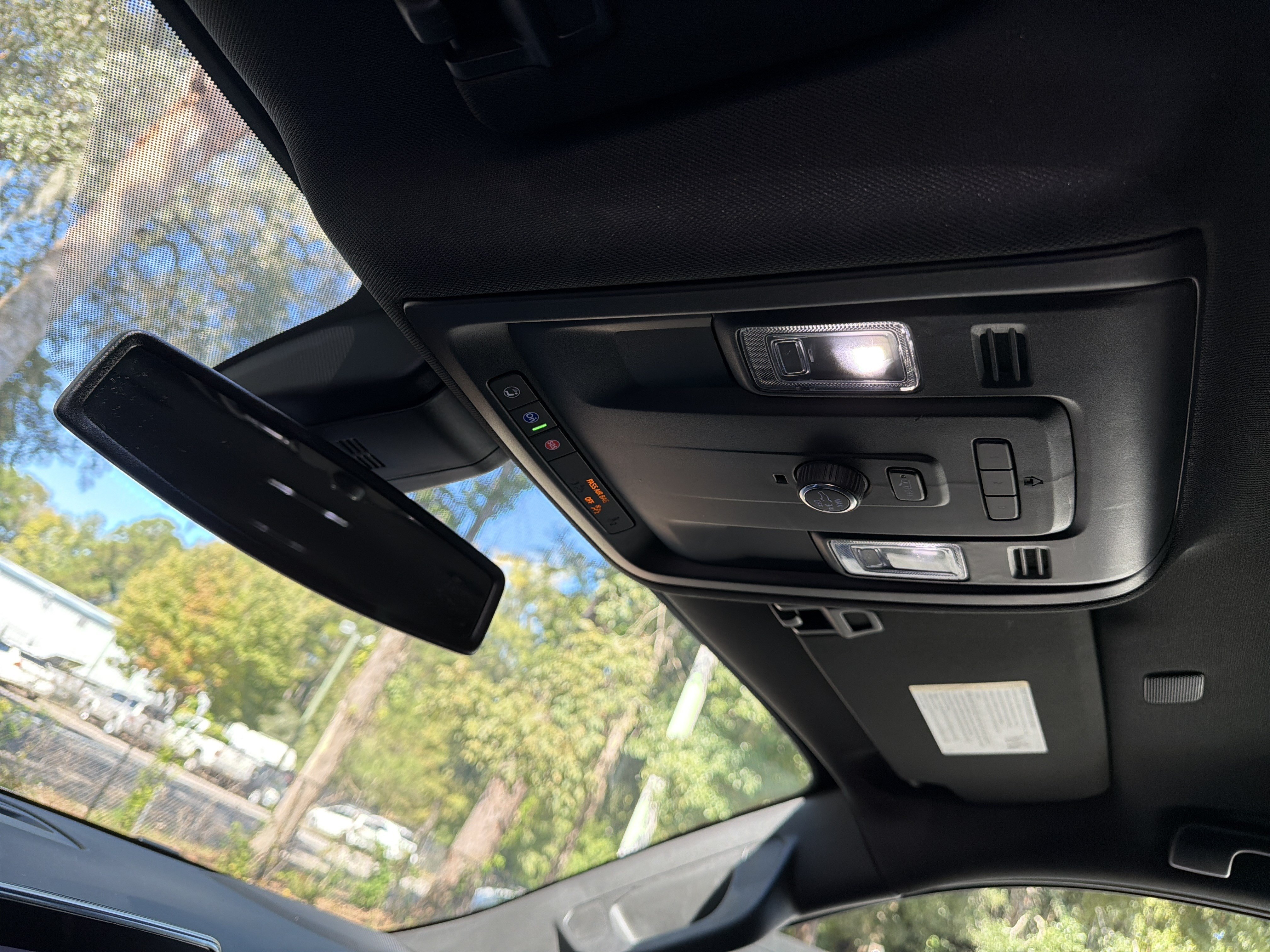 Used 2021 Chevrolet Tahoe Z71 AWD/4WD image 32