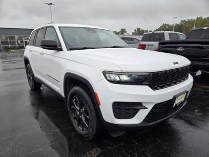 Used 2025 Jeep Grand Cherokee 4WD