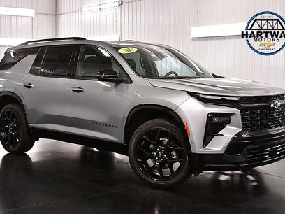 Used 2025 Chevrolet Traverse RS