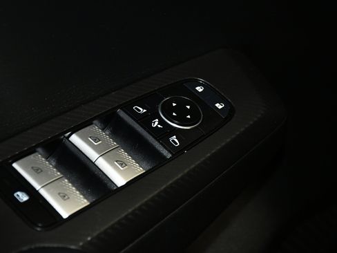 Used 2024 Mitsubishi Outlander SE Black Edition image 32