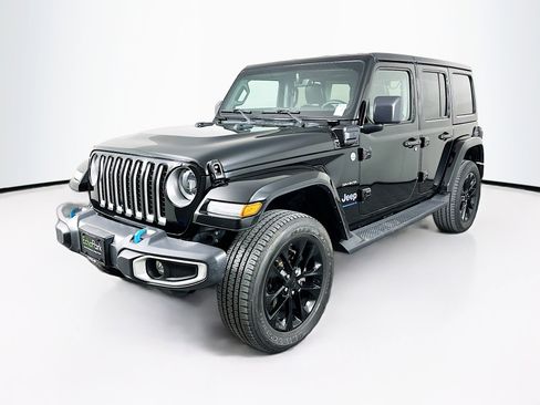 Used 2023 Jeep Wrangler Unlimited Sahara AWD/4WD image 3