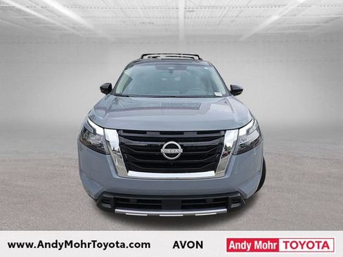 Used 2025 Nissan Pathfinder Platinum AWD/4WD image 3