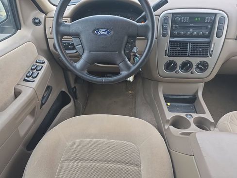 Used 2005 Ford Explorer XLT RWD image 17