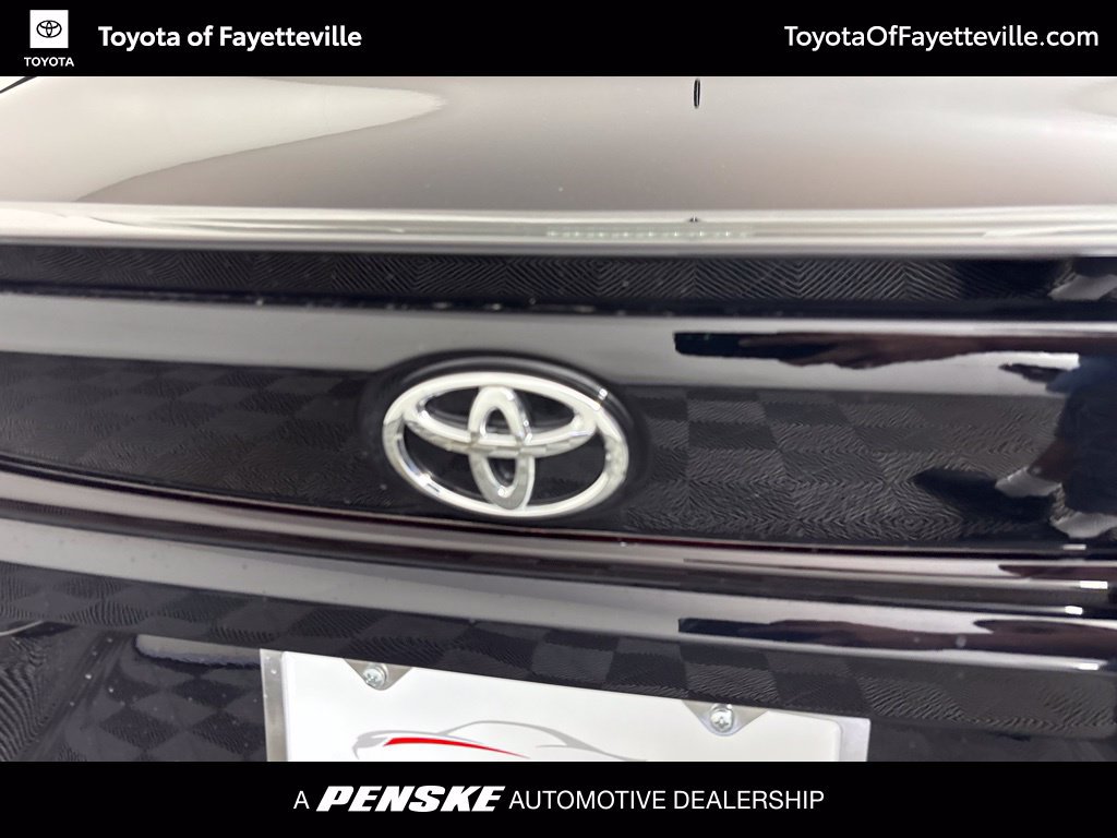 Certified 2026 Toyota Corolla SE w/ SE Package FWD image 12