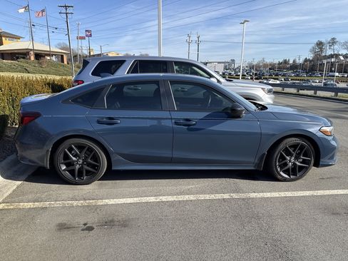 Used 2025 Honda Civic Sport CVT image 11