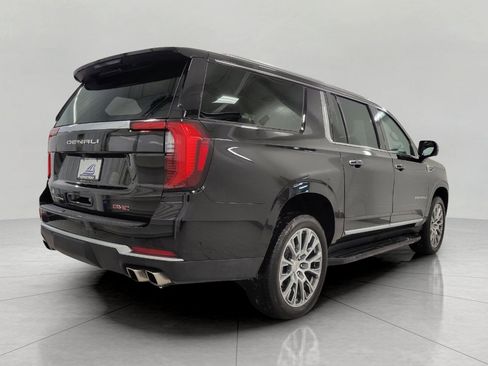 Used 2025 GMC Yukon XL Denali image 7