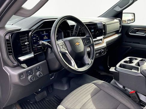 Used 2024 Chevrolet Silverado 1500 LT image 14