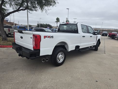 Used 2023 Ford F250 XL w/ FX4 Off-Road Package image 3