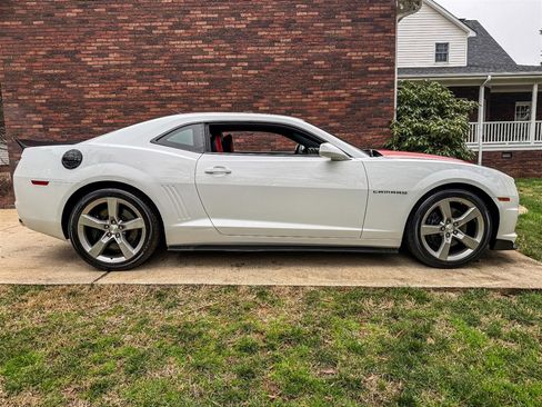 Used 2010 Chevrolet Camaro SS w/ RS Package image 32