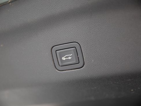 Used 2024 Chevrolet Tahoe LT image 15