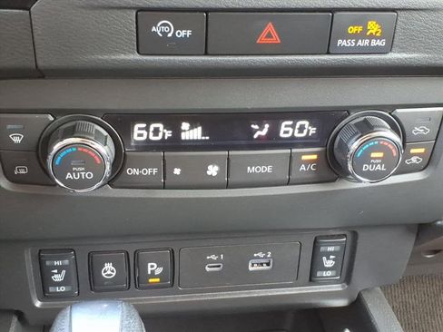 Used 2024 Nissan Frontier SV w/ SV Convenience Package image 19