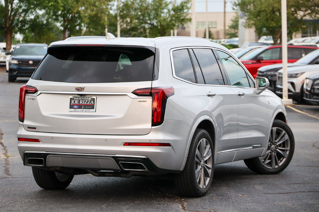 Used 2020 Cadillac XT6 Premium Luxury FWD image 3