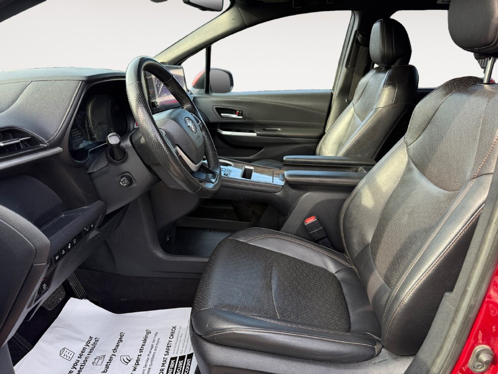 Certified 2025 Toyota Sienna Platinum AWD/4WD image 9