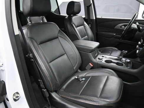 Used 2019 Chevrolet Traverse RS image 47