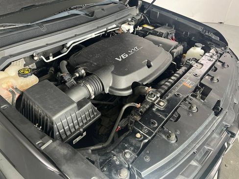 Used 2022 Chevrolet Colorado LT AWD/4WD image 10