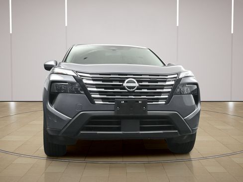 Certified 2024 Nissan Rogue SV FWD image 22