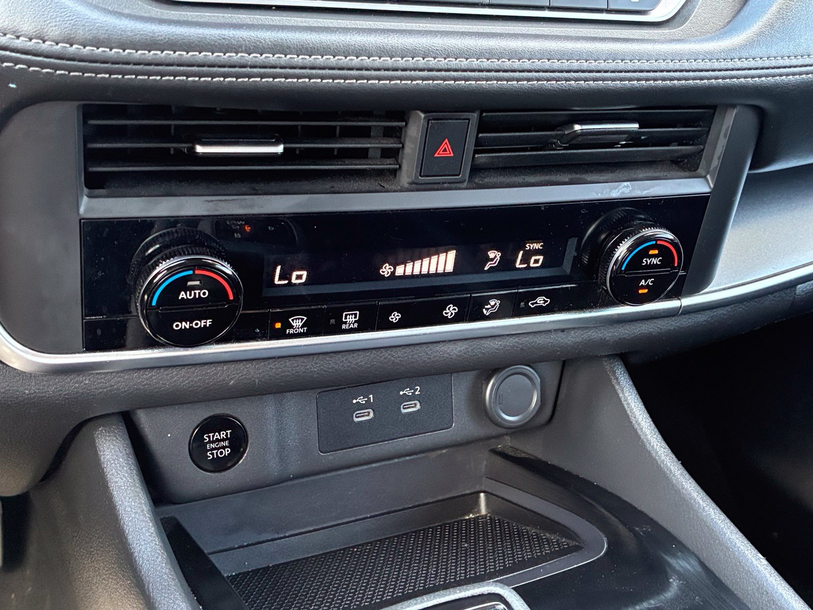 Used 2024 Nissan Rogue SV AWD/4WD image 7