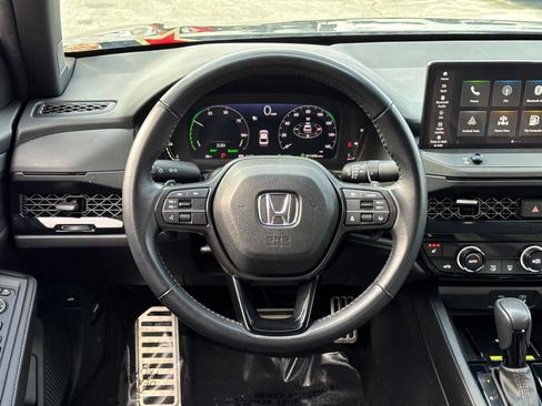 Used 2025 Honda Accord Sport image 18