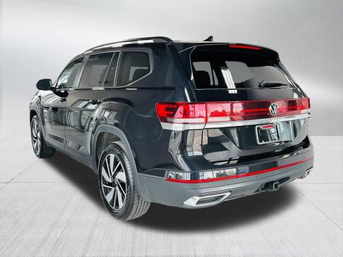 Used 2025 Volkswagen Atlas SE AWD/4WD image 8