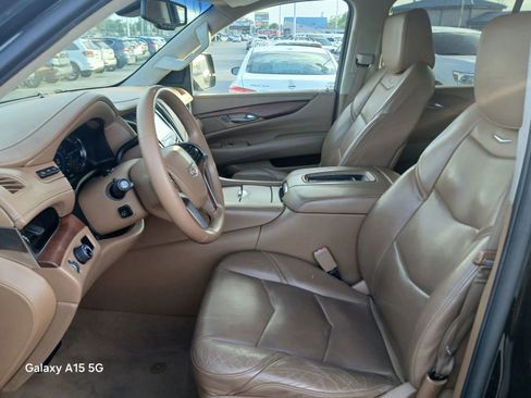 Used 2016 Cadillac Escalade Platinum image 9