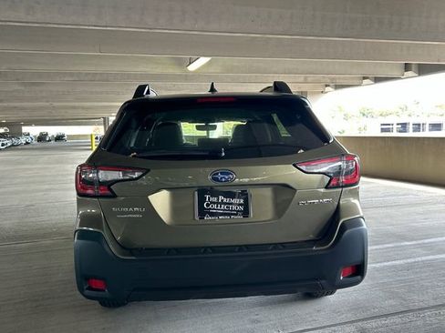 New 2025 Subaru Outback Premium image 3