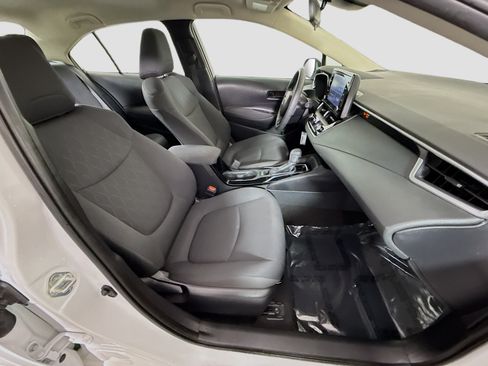 Used 2022 Toyota Corolla LE FWD image 28