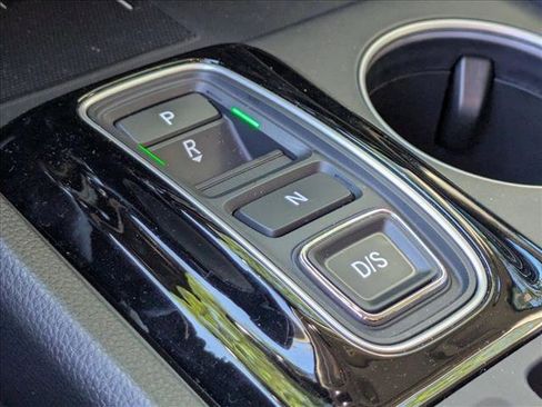 Used 2025 Honda Pilot Touring image 14