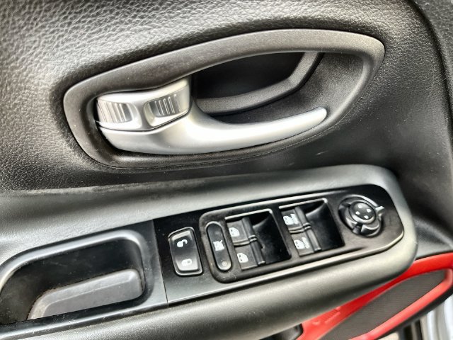 Used 2021 Jeep Renegade Trailhawk AWD/4WD image 18
