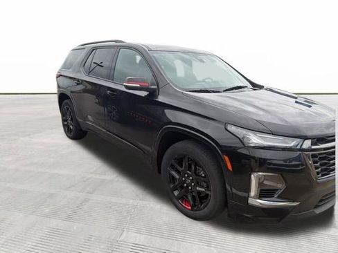 Used 2022 Chevrolet Traverse Premier w/ Redline Edition image 2