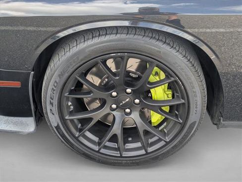 Used 2015 Dodge Challenger SRT Hellcat RWD image 20
