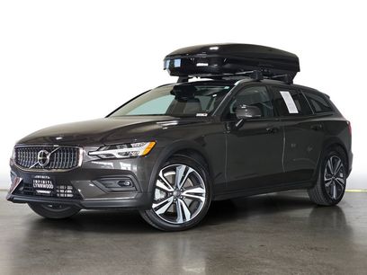 Used 2024 Volvo V60 B5 Cross Country Plus w/ Protection Package Premier